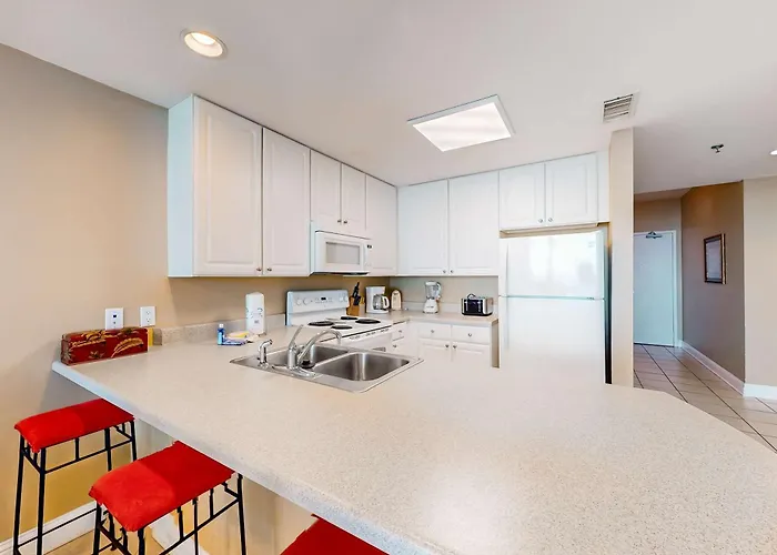 Gulf-front W Shaded Balcony Ac Wifi & Shared Pools Hot Tubs & Gym Holiday home Gulf Shores