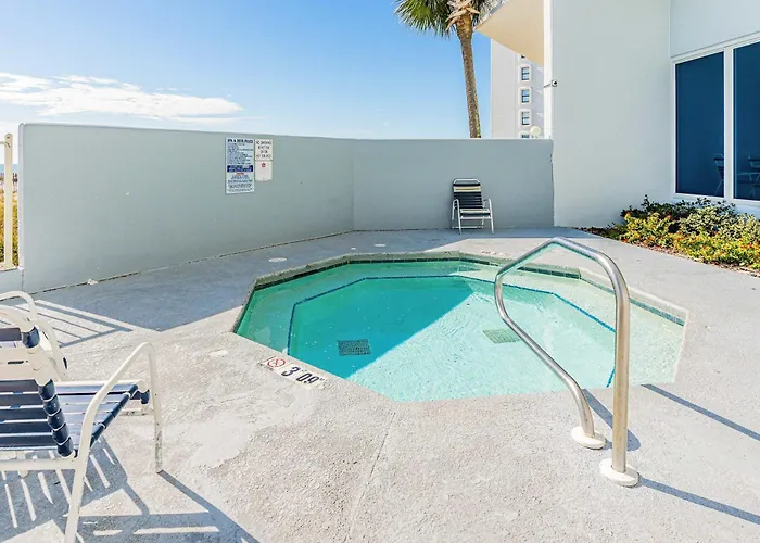 Gulf-front W Shaded Balcony Ac Wifi & Shared Pools Hot Tubs & Gym Holiday home